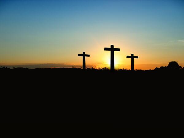 Foto: Karfreitag, Kreuzigung Jesus - 3 Kreuze am Horizont